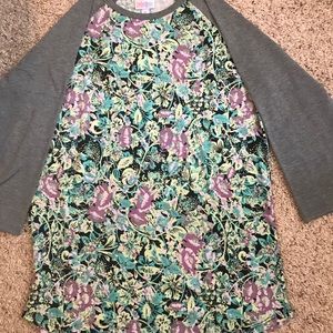 Lularoe randy tee